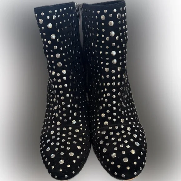 VINCE CAMUTO: DRISTA Black Suede Silver Studded Ankle Boots Block Heel Size - 9M - Picture 4 of 10